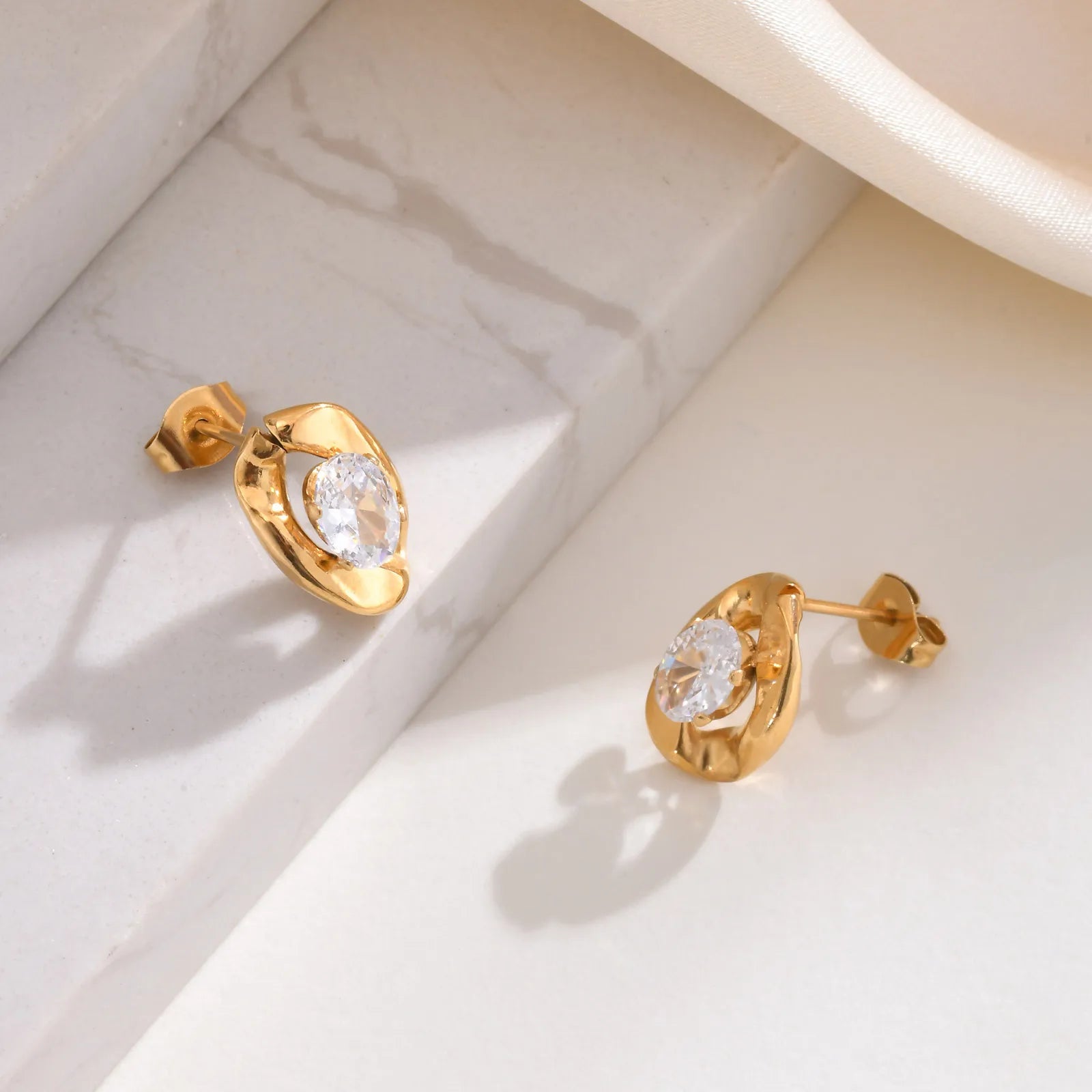 NUBA NOA EARRINGS