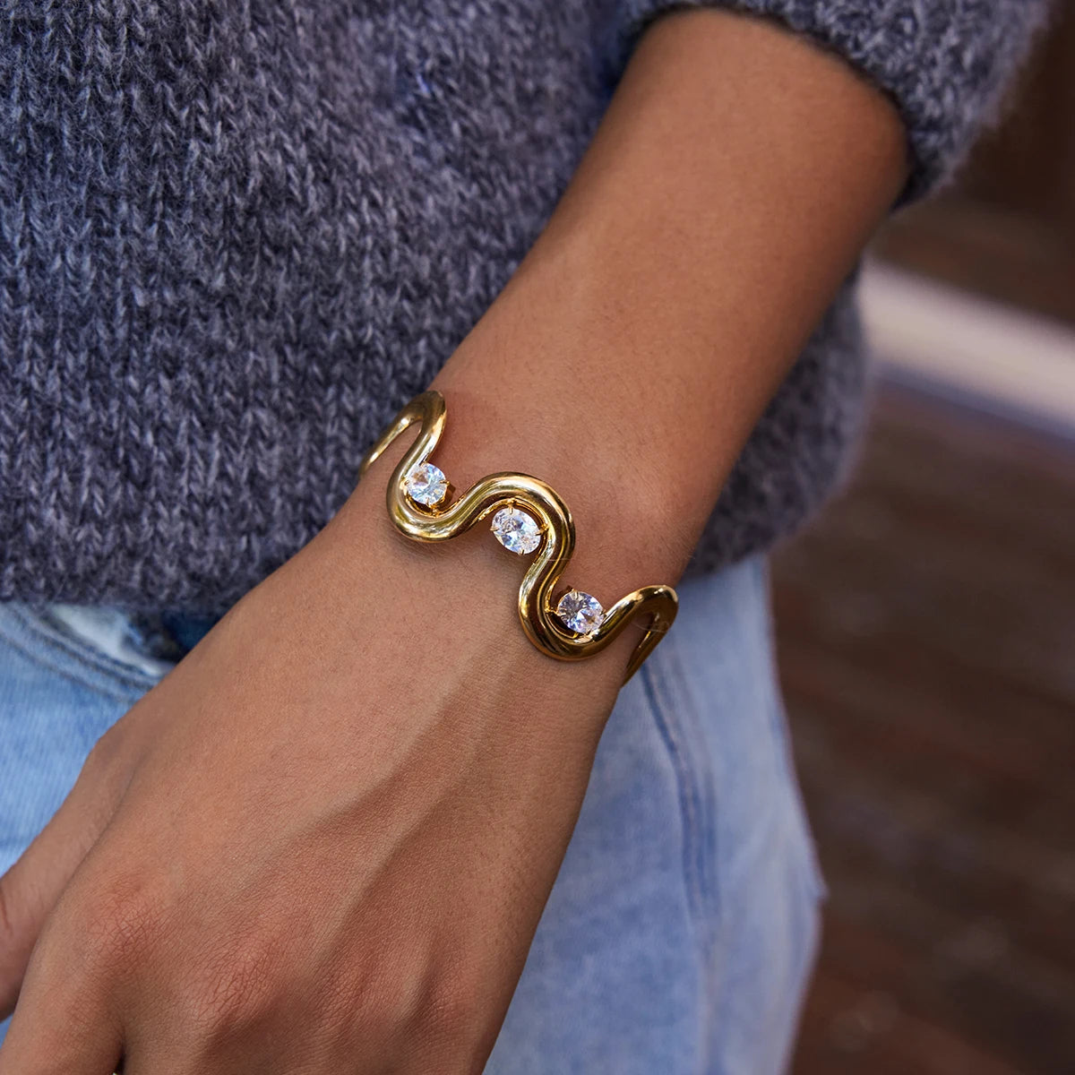 NUBA ELA BANGLE